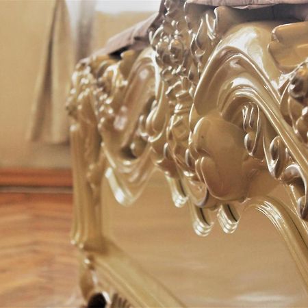 Guesthouse Medea On Pushkini 4 Kutaiszi Kültér fotó