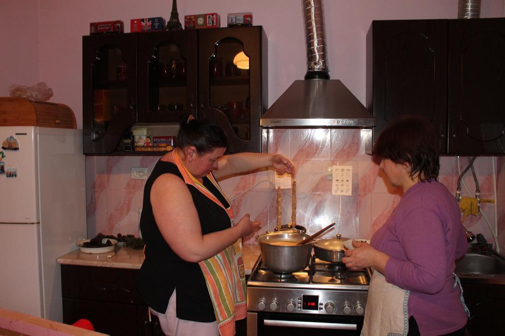 Guesthouse Medea On Pushkini 4 Kutaiszi Kültér fotó
