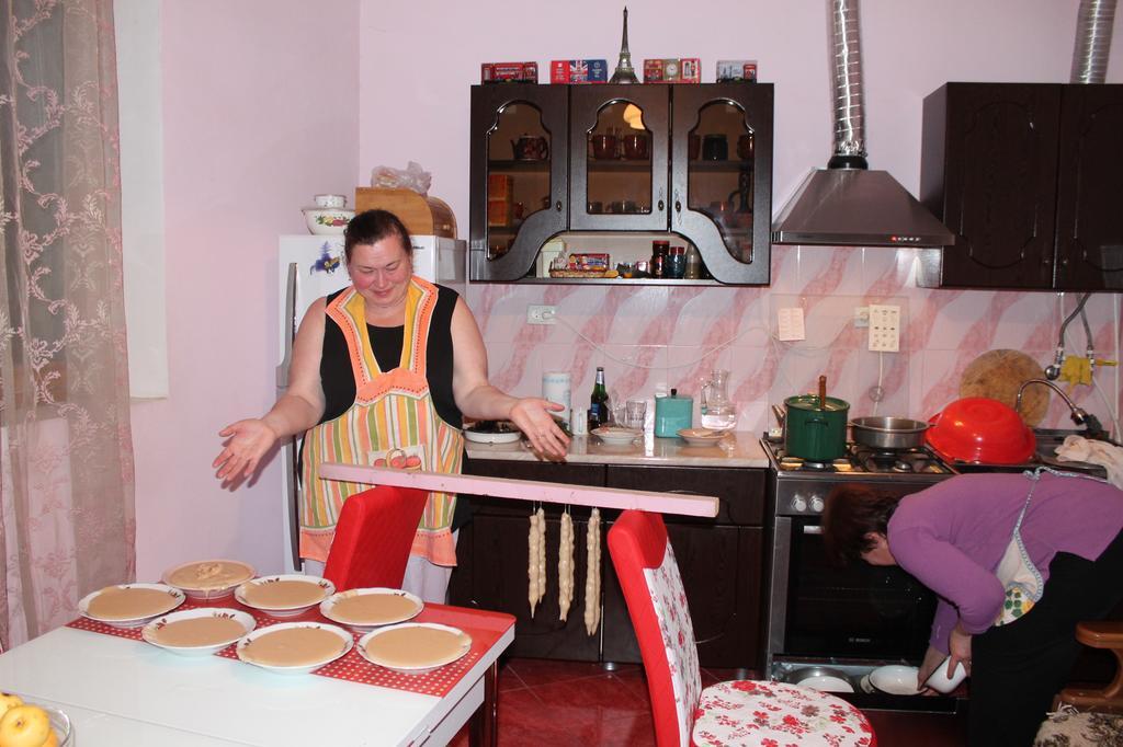 Guesthouse Medea On Pushkini 4 Kutaiszi Kültér fotó