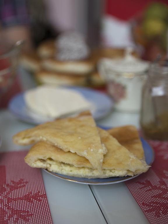 Guesthouse Medea On Pushkini 4 Kutaiszi Kültér fotó